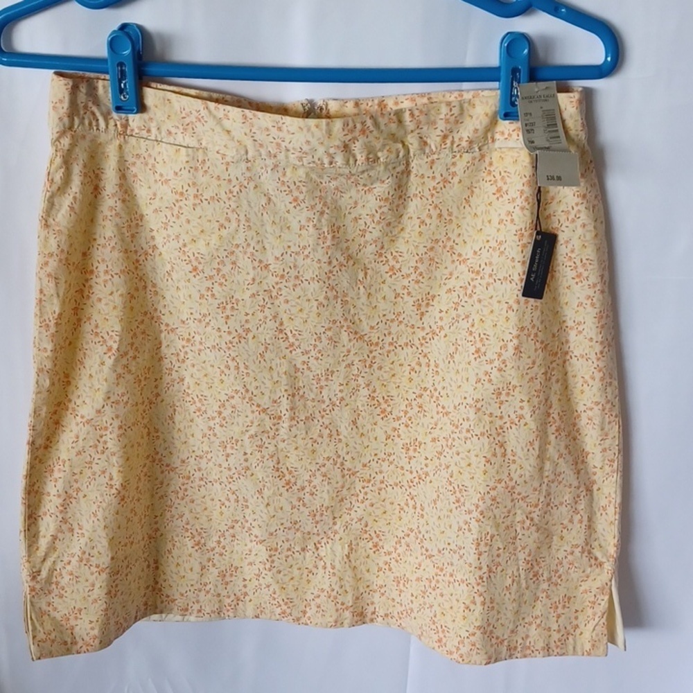 American Eagle Outfitters Yellow floral print skirt with pockets
